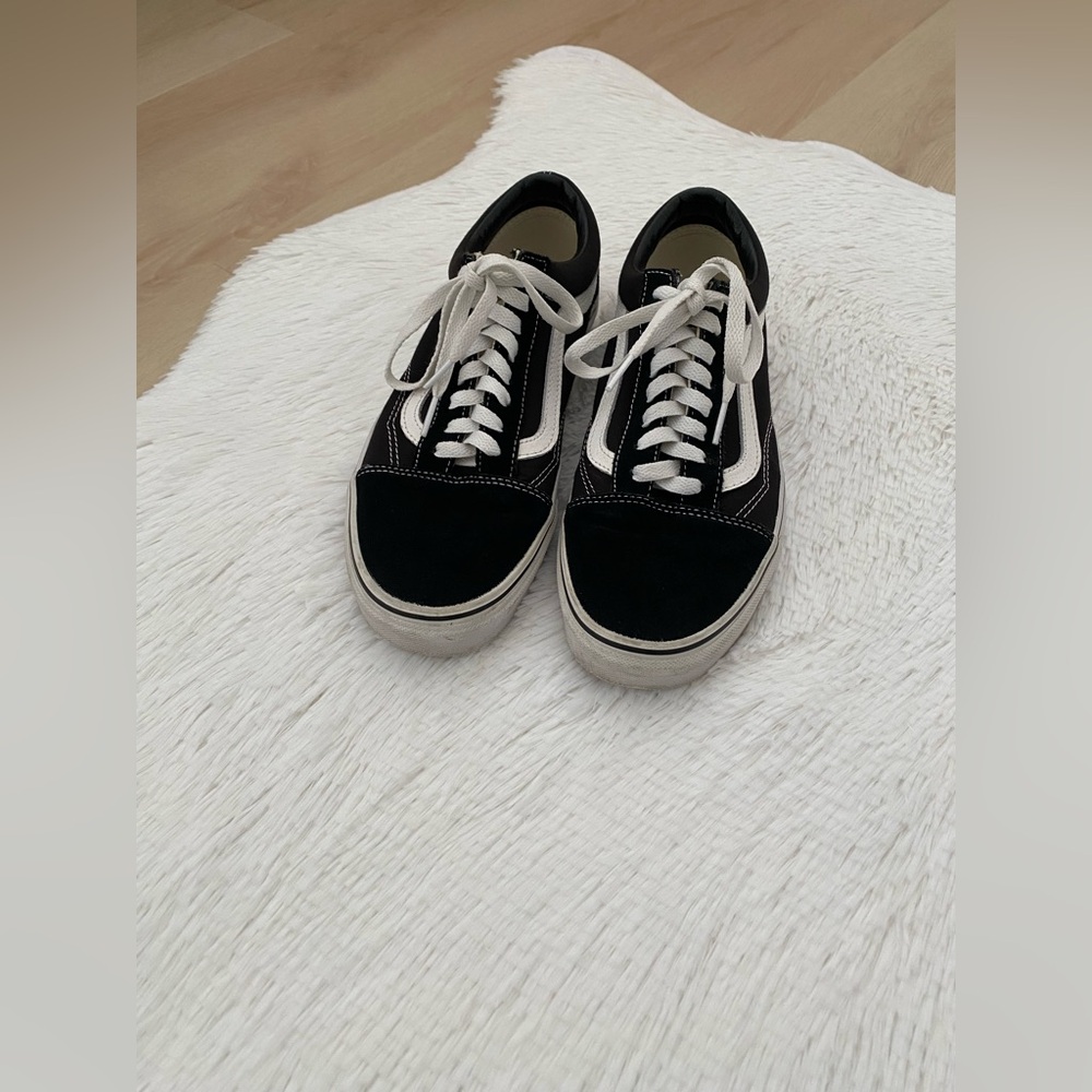 Vans Old Skool Shoe Black White Sneakers Men’s 9 Women’s 10.5 Faux Suede Fabric